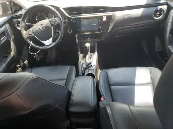 5YFBURHE1JP835954 2018 TOYOTA COROLLA - Image 8