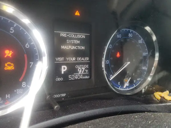 5YFBURHE1JP836165 2018 TOYOTA COROLLA - Image 8