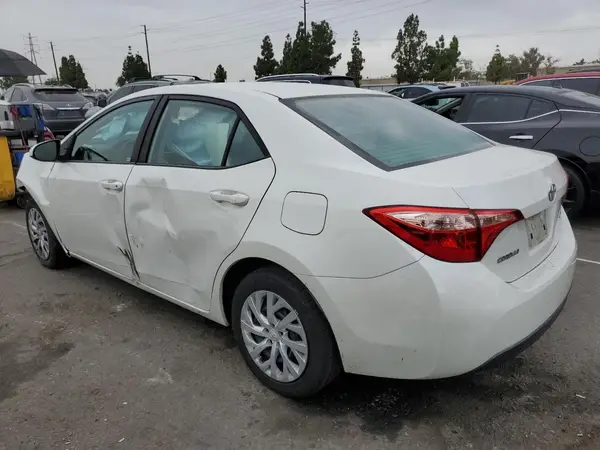 5YFBURHE1JP836408 2018 TOYOTA COROLLA - Image 2