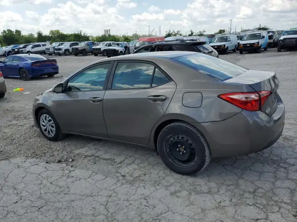 5YFBURHE1JP836585 2018 TOYOTA COROLLA - Image 2
