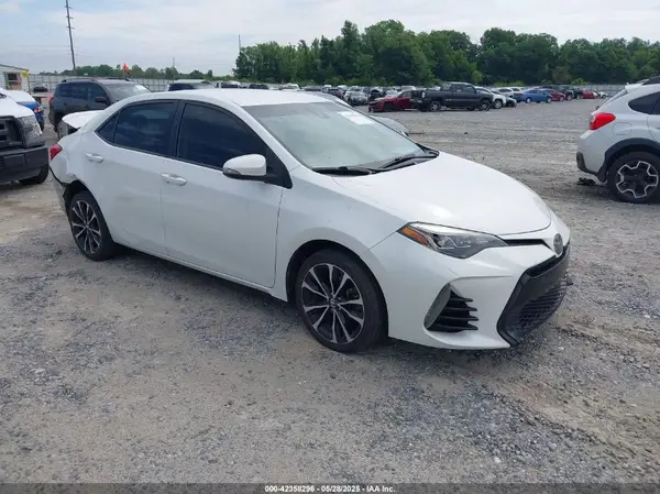 5YFBURHE1JP837283 2018 TOYOTA COROLLA - Image 1