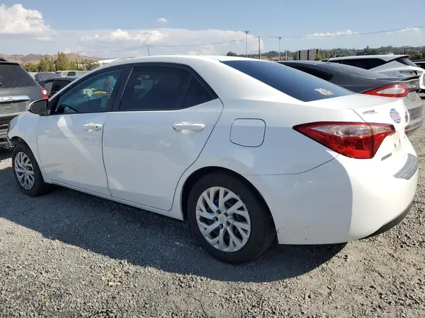 5YFBURHE1JP837378 2018 TOYOTA COROLLA - Image 2