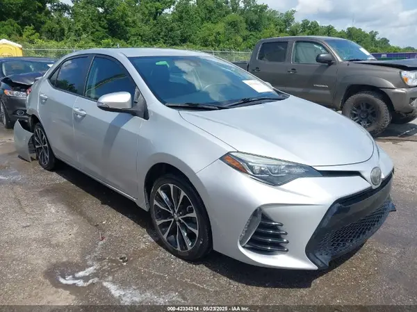 5YFBURHE1JP838949 2018 TOYOTA COROLLA - Image 1