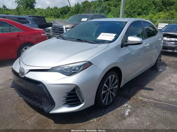5YFBURHE1JP838949 2018 TOYOTA COROLLA - Image 2
