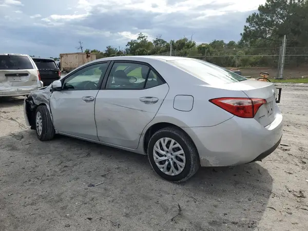 5YFBURHE1JP839020 2018 TOYOTA COROLLA - Image 2