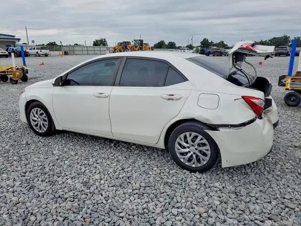5YFBURHE1JP839034 2018 TOYOTA COROLLA - Image 2