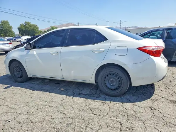 5YFBURHE1JP839325 2018 TOYOTA COROLLA - Image 2