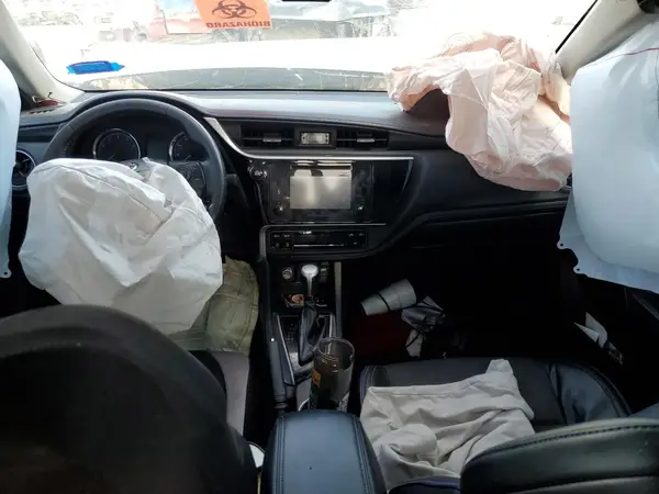 5YFBURHE1JP839518 2018 TOYOTA COROLLA - Image 8