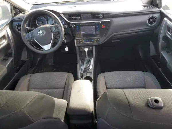 5YFBURHE1JP840894 2018 TOYOTA COROLLA - Image 8