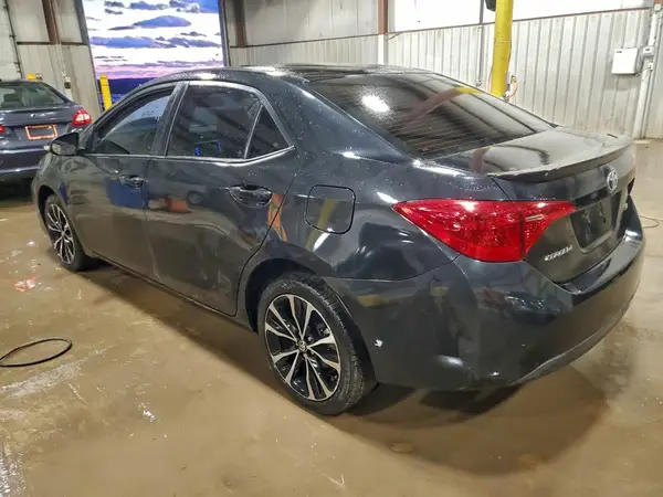 5YFBURHE1JP841253 2018 TOYOTA COROLLA - Image 2