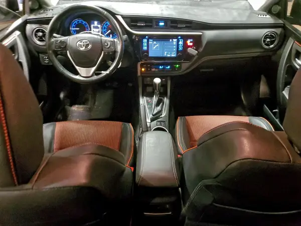 5YFBURHE1JP841253 2018 TOYOTA COROLLA - Image 8