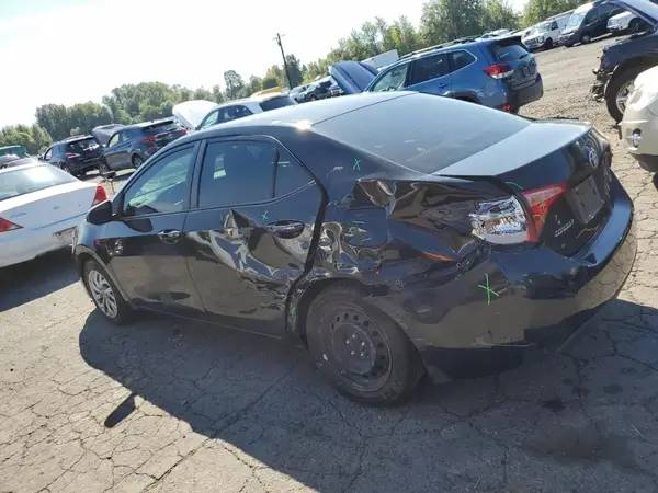 5YFBURHE1JP843097 2018 TOYOTA COROLLA - Image 2