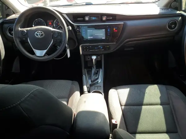 5YFBURHE1JP843097 2018 TOYOTA COROLLA - Image 8