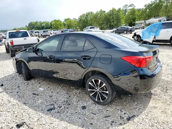 5YFBURHE1JP843231 2018 TOYOTA COROLLA - Image 2