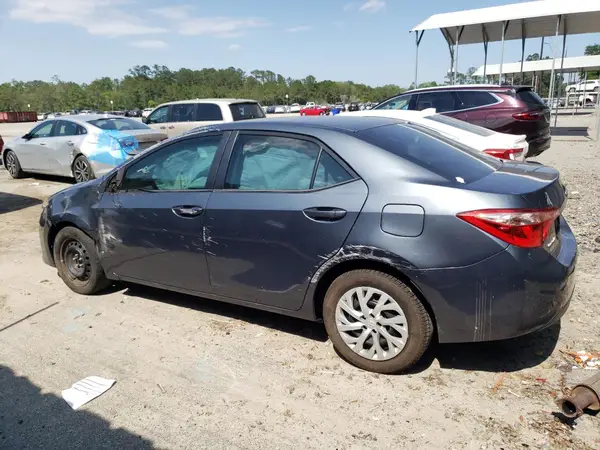 5YFBURHE1JP847036 2018 TOYOTA COROLLA - Image 2