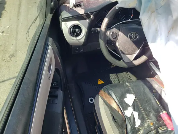 5YFBURHE1JP847036 2018 TOYOTA COROLLA - Image 8