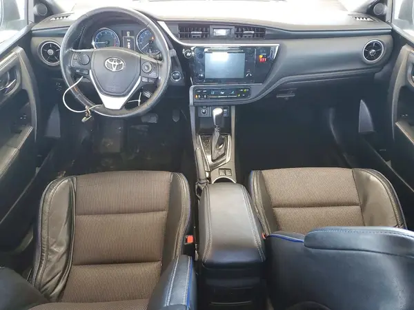 5YFBURHE1JP847120 2018 TOYOTA COROLLA - Image 8
