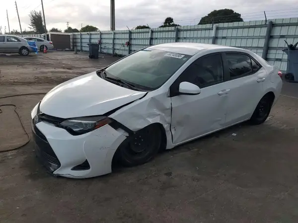 5YFBURHE1JP847666 2018 TOYOTA COROLLA - Image 1