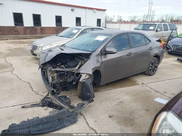 5YFBURHE1JP849482 2018 TOYOTA COROLLA - Image 2