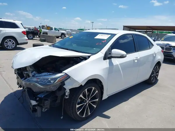 5YFBURHE1JP851748 2018 TOYOTA COROLLA - Image 2
