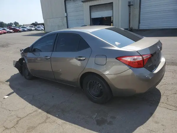 5YFBURHE1JP854567 2018 TOYOTA COROLLA - Image 2