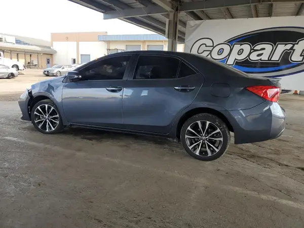 5YFBURHE1KP863058 2019 TOYOTA COROLLA - Image 2