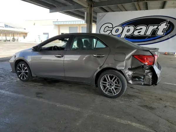 5YFBURHE1KP863545 2019 TOYOTA COROLLA - Image 2
