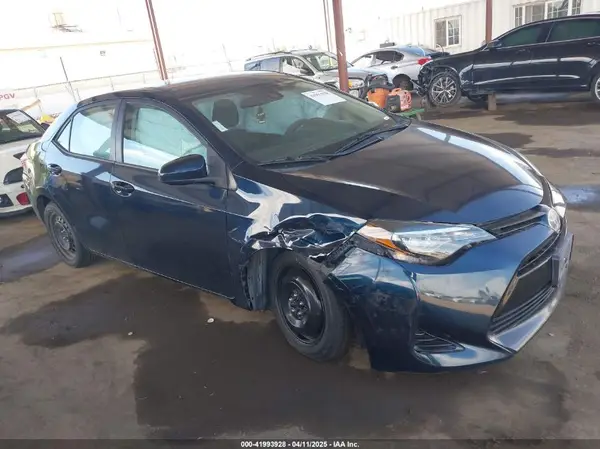 5YFBURHE1KP865165 2019 TOYOTA COROLLA - Image 1
