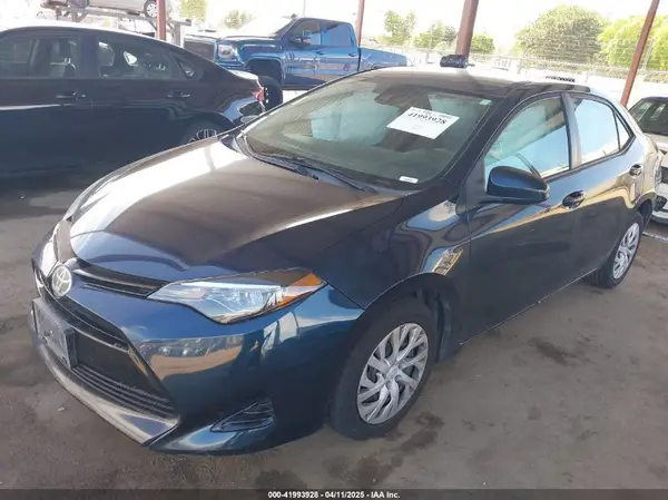 5YFBURHE1KP865165 2019 TOYOTA COROLLA - Image 2