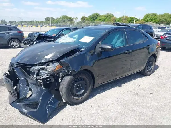 5YFBURHE1KP865263 2019 TOYOTA COROLLA - Image 2