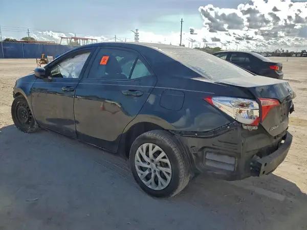 5YFBURHE1KP866719 2019 TOYOTA COROLLA - Image 2
