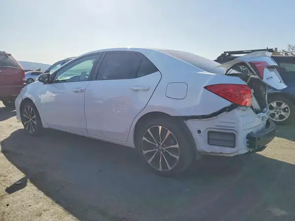 5YFBURHE1KP867191 2019 TOYOTA COROLLA - Image 2