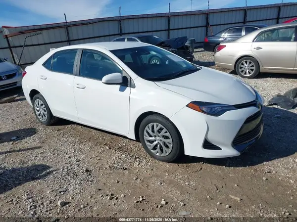 5YFBURHE1KP870592 2019 TOYOTA COROLLA - Image 1