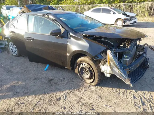5YFBURHE1KP870639 2019 TOYOTA COROLLA - Image 1
