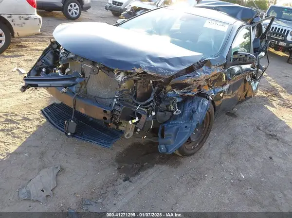 5YFBURHE1KP870639 2019 TOYOTA COROLLA - Image 2