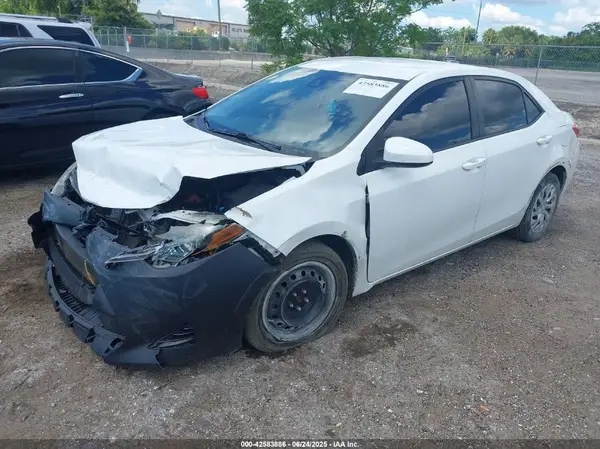 5YFBURHE1KP872679 2019 TOYOTA COROLLA - Image 2