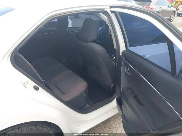 5YFBURHE1KP872679 2019 TOYOTA COROLLA - Image 8