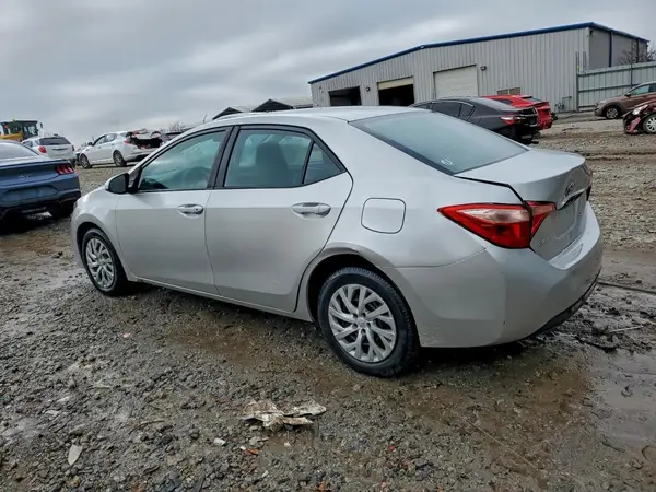 5YFBURHE1KP875131 2019 TOYOTA COROLLA - Image 2