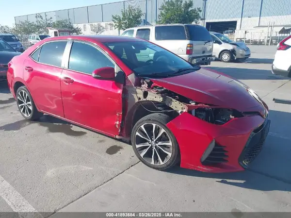 5YFBURHE1KP880331 2019 TOYOTA COROLLA - Image 1
