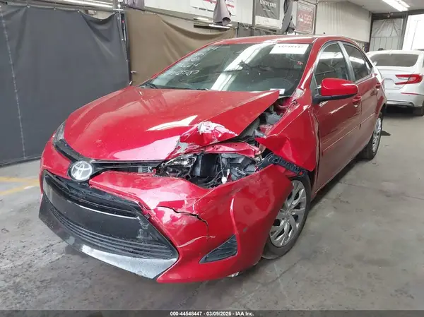 5YFBURHE1KP880507 2019 TOYOTA COROLLA - Image 2