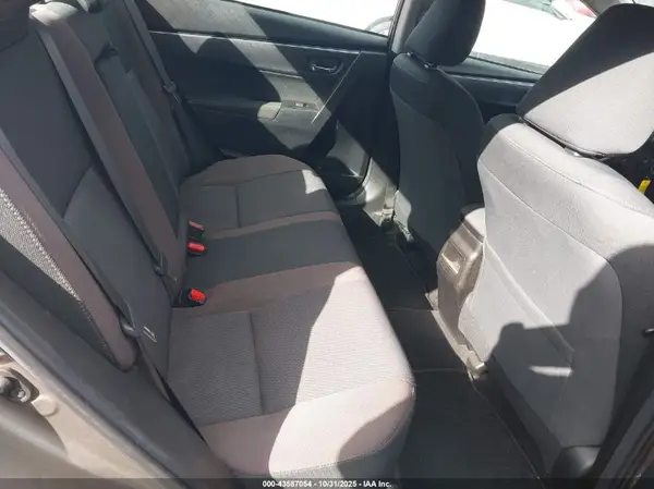 5YFBURHE1KP880748 2019 TOYOTA COROLLA - Image 8