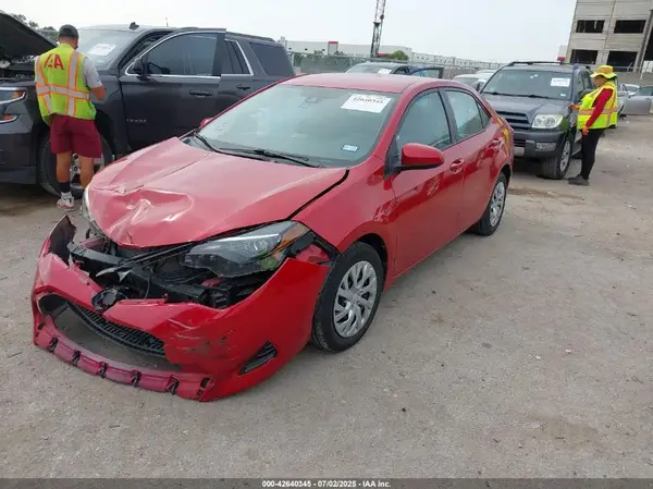 5YFBURHE1KP885836 2019 TOYOTA COROLLA - Image 2