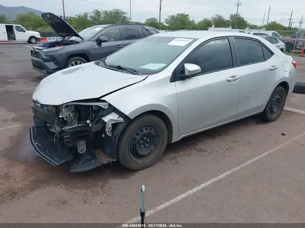 5YFBURHE1KP886596 2019 TOYOTA COROLLA - Image 2