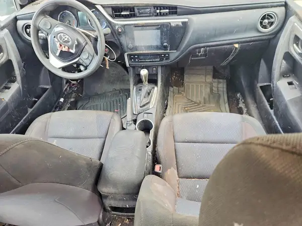 5YFBURHE1KP886677 2019 TOYOTA COROLLA - Image 8