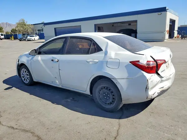 5YFBURHE1KP890373 2019 TOYOTA COROLLA - Image 2