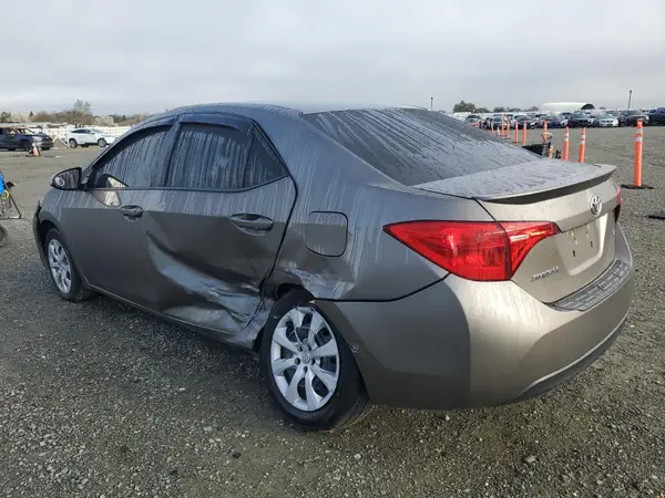 5YFBURHE1KP893628 2019 TOYOTA COROLLA - Image 2