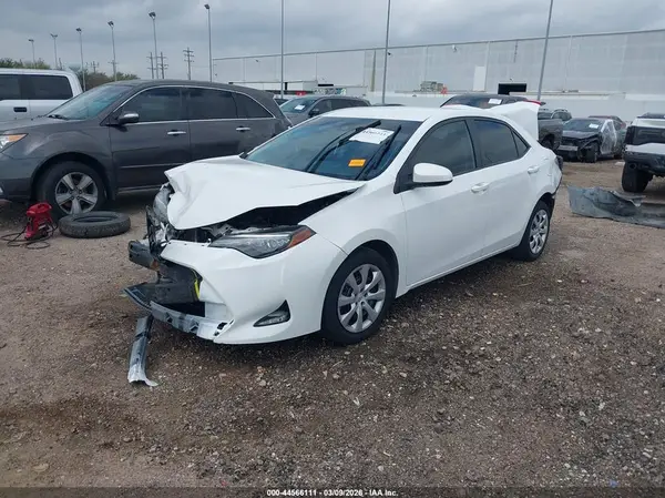 5YFBURHE1KP899669 2019 TOYOTA COROLLA - Image 2
