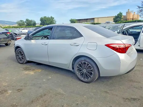 5YFBURHE1KP903574 2019 TOYOTA COROLLA - Image 2
