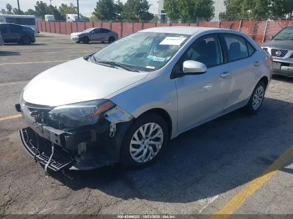 5YFBURHE1KP904742 2019 TOYOTA COROLLA - Image 2