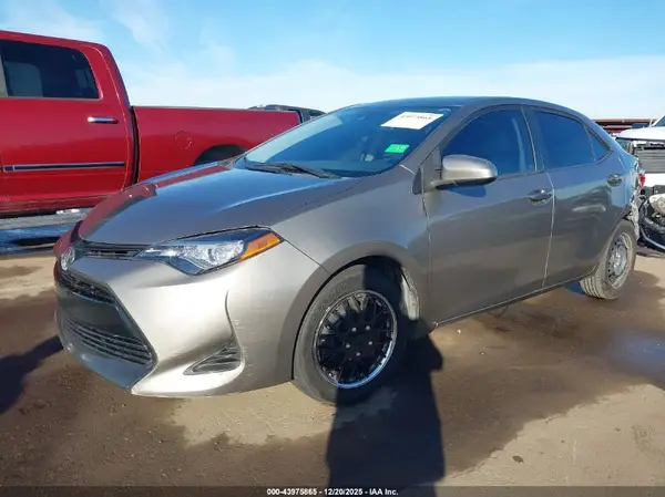 5YFBURHE1KP914087 2019 TOYOTA COROLLA - Image 2